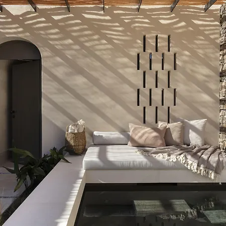 Hotel Nos & 5*